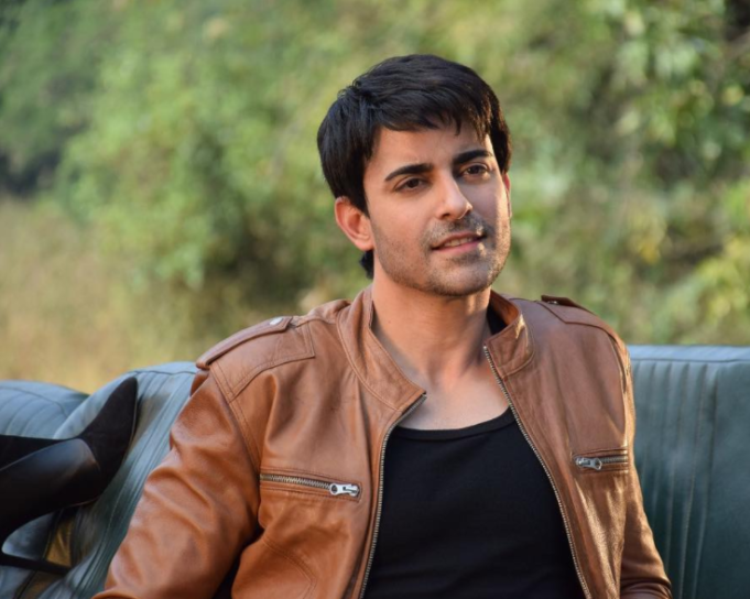 Gautam Rode Biography, Height, Weight, Age, Wife, Family, Wiki