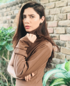 Mahira Khan height