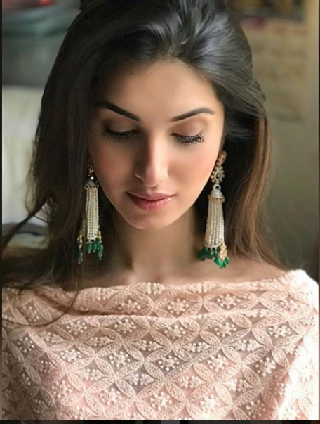 Tara sutaria Biography