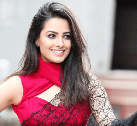 Anita Hassanandani Biography, Height, Weight, Age, Affair, Family, Wiki