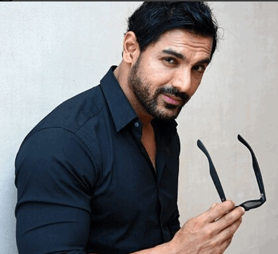 John Abraham Biography, Height, Weight, Age, Affair, Family, Wiki