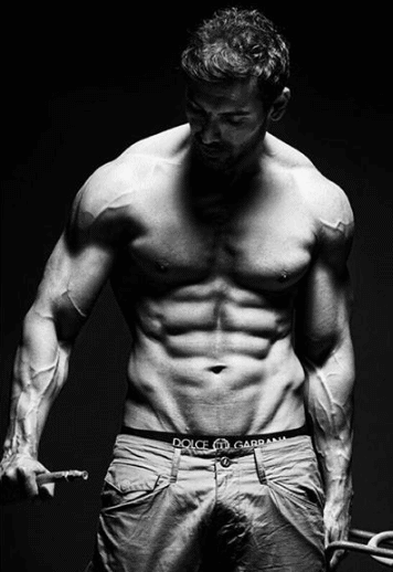 John Abraham Biography, Height, Weight, Age, Affair, Family, Wiki