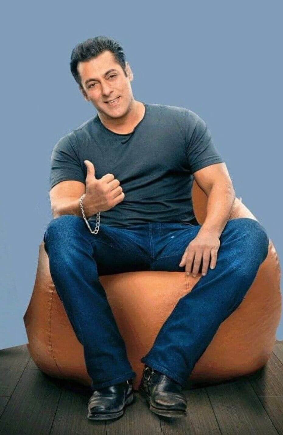 Salman Khan Showing Thumbs Up