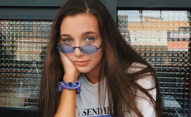 Emma Chamberlain Biography: Height, Weight, Age, Net Worth, Affair