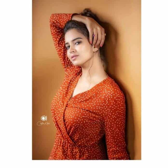 Pujita Ponnada Biography