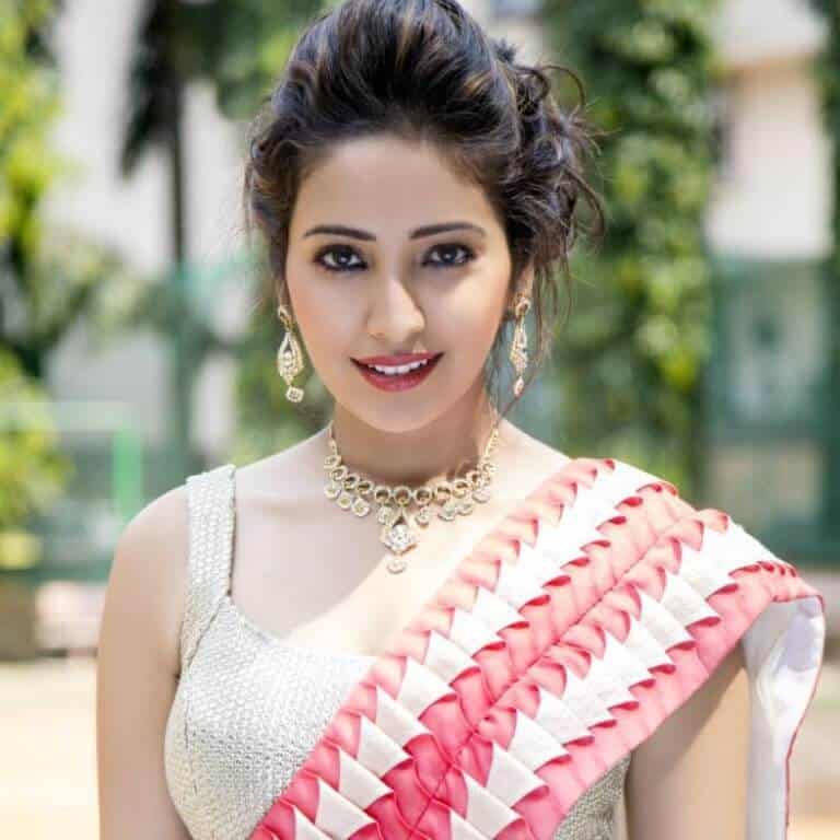 Asha Negi Biography: Height, Weight, Age, Net Worth, Affair, Family, Wiki