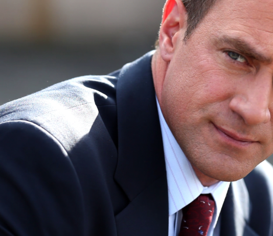 Christopher Meloni Biography: Height, Net worth, Age, Affair, Family, Wiki, Facts